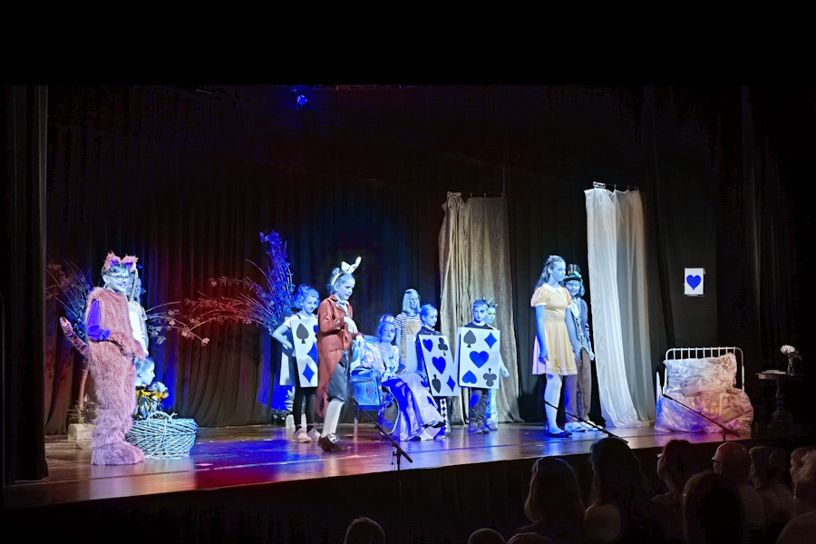 2025_Alice.im.Wunderland 9.jpg